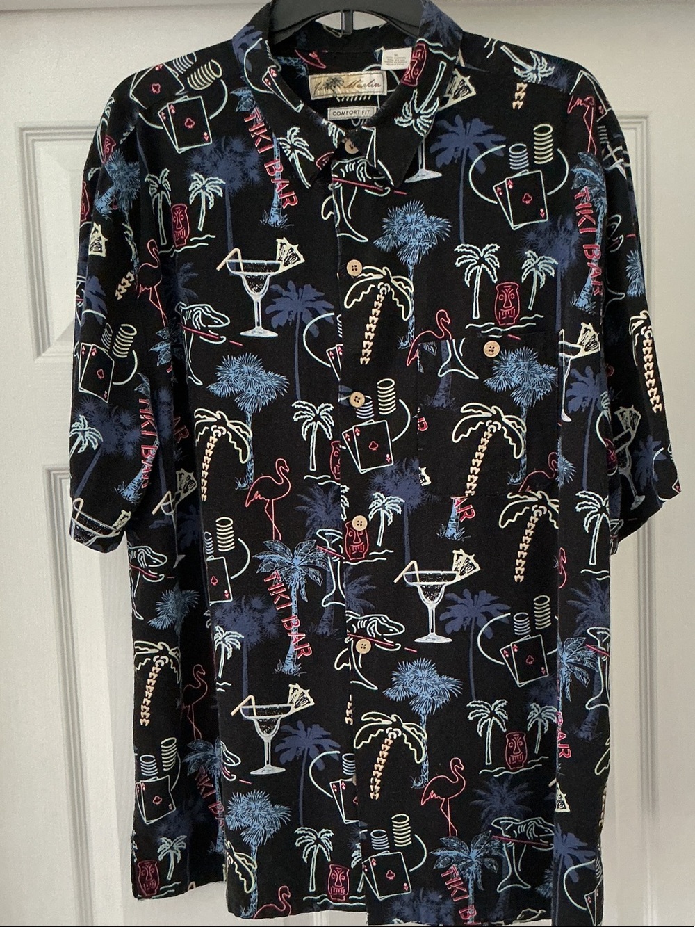 Men’s Casual Black Tropical Print Short-Sleeve Shirt